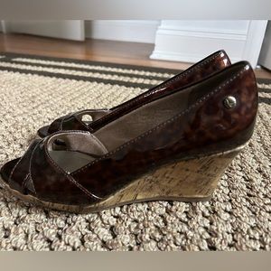 Peep toe LifeStride wedges Size 6